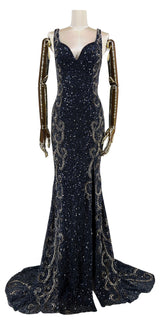 Midnatsblå Majestæt Gallakjole fra DressDesires, fremviser en fortryllende front med elegant design og sofistikerede detaljer, ideel til glamourøse aftener.