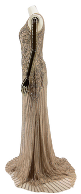 Sidevisning af Diamantdråbe Elegance Gallakjole fra DressDesires, der fremhæver den figursyede pasform og den elegante silhuet, skabt til særlige anledninger.